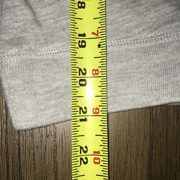 DKNY sequins lightweight like sweatshirt - Picture 5 of 6